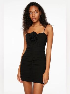 NWT DYNAMITE RUCHED DRESS WITH ROSETTE